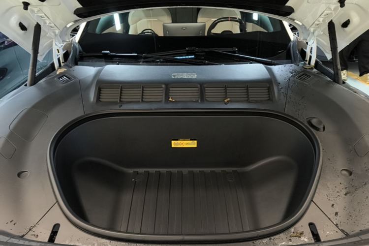 Used Xiaomi Auto YU7 2025 Ultra-Long Range High-Performance All-Wheel-Drive Max Edition Engine Bay