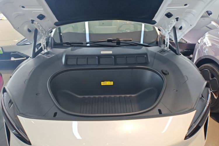 Used Xiaomi Auto YU7 2025 Ultra-Long Range High-Performance All-Wheel-Drive Max Edition Engine Bay