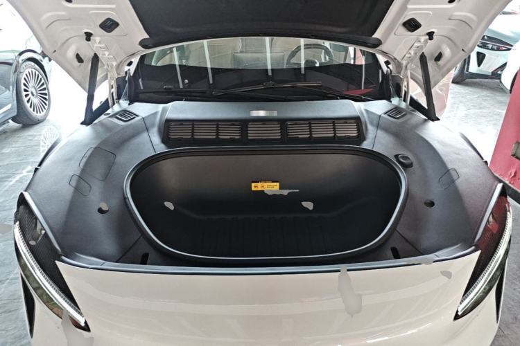 Used Xiaomi Auto YU7 2025 Ultra-Long Range High-Performance All-Wheel-Drive Max Edition Engine Bay