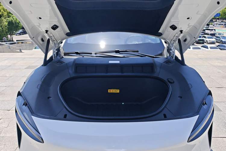 Used Xiaomi Auto YU7 2025 Ultra-Long Range High-Performance All-Wheel-Drive Max Edition Engine Bay