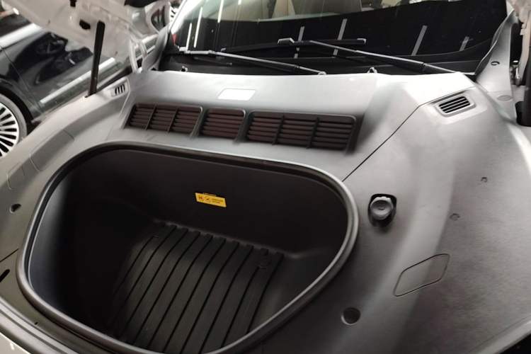 Used Xiaomi Auto YU7 2025 Ultra-Long Range High-Performance All-Wheel-Drive Max Edition Engine Bay
