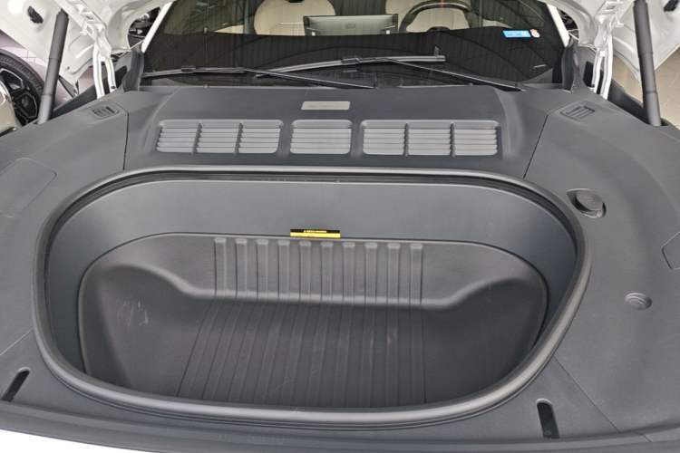 Used Xiaomi Auto YU7 2025 Ultra-Long Range High-Performance All-Wheel-Drive Max Edition Engine Bay