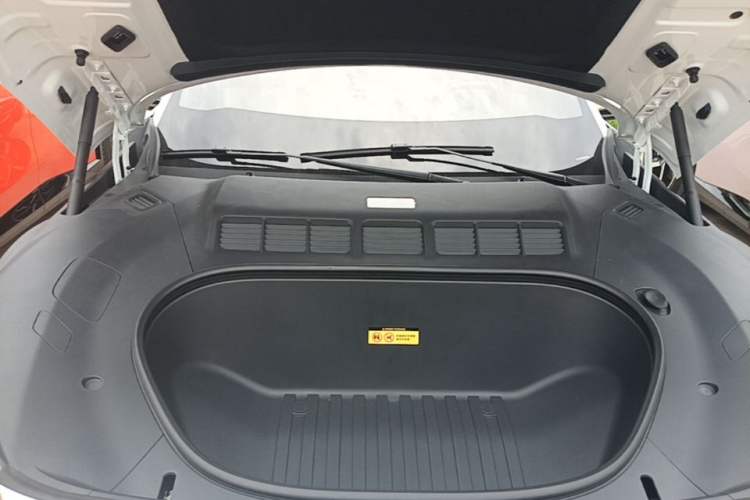 Used Xiaomi Auto YU7 2025 Ultra-Long Range High-Performance All-Wheel-Drive Max Edition Engine Bay