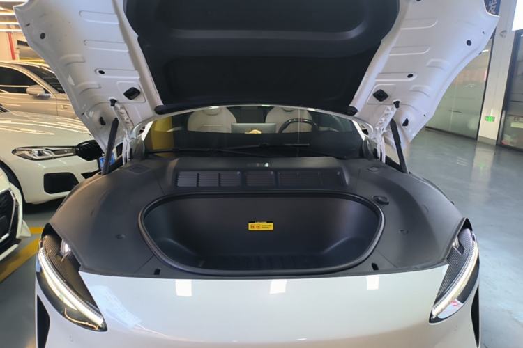 Used Xiaomi Auto YU7 2025 Ultra-Long Range High-Performance All-Wheel-Drive Max Edition Engine Bay