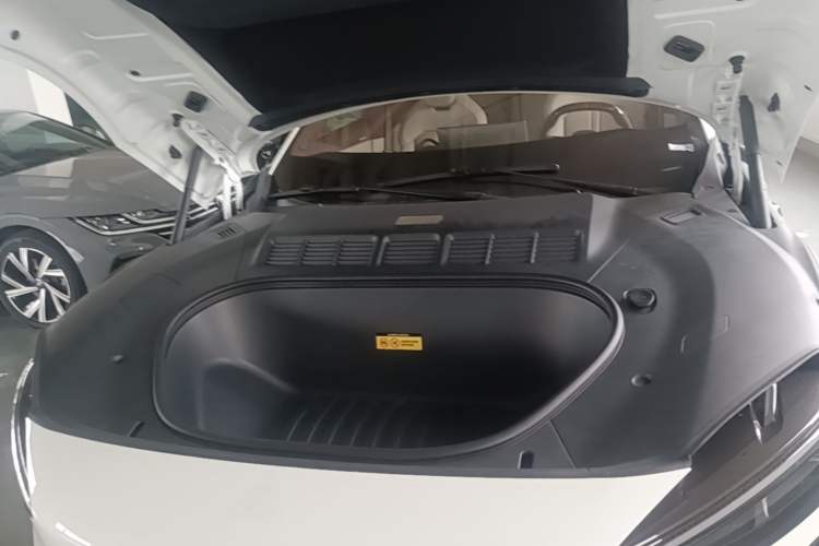 Used Xiaomi Auto YU7 2025 Ultra-Long Range High-Performance All-Wheel-Drive Max Edition Engine Bay