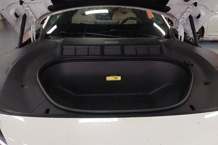 Used Xiaomi Auto YU7 2025 Ultra-Long Range High-Performance All-Wheel-Drive Max Edition Engine Bay