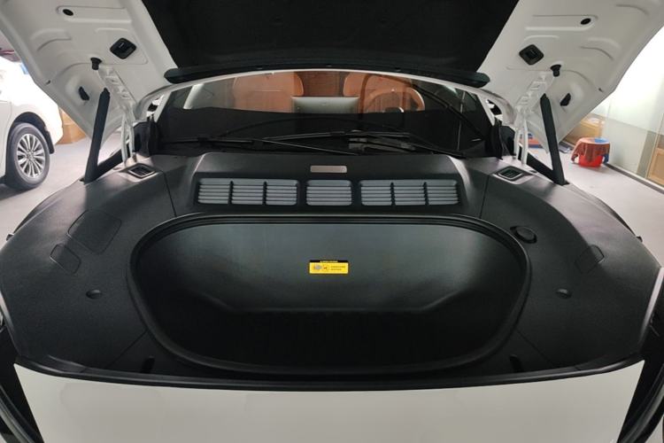 Used Xiaomi Auto YU7 2025 Ultra-Long Range High-Performance All-Wheel-Drive Max Edition Engine Bay