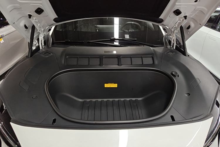 Used Xiaomi Auto YU7 2025 Ultra-Long Range High-Performance All-Wheel-Drive Max Edition Engine Bay