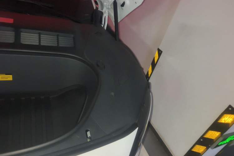 Used Xiaomi Auto YU7 2025 Ultra-Long Range High-Performance All-Wheel-Drive Max Edition Engine Bay Left