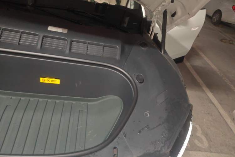 Used Xiaomi Auto YU7 2025 Ultra-Long Range Rear-Wheel Drive Version Engine Bay Left