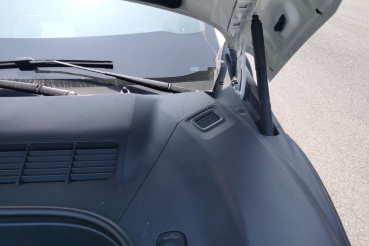 Used Xiaomi Auto YU7 2025 Ultra-Long Range High-Performance All-Wheel-Drive Max Edition Engine Bay Left