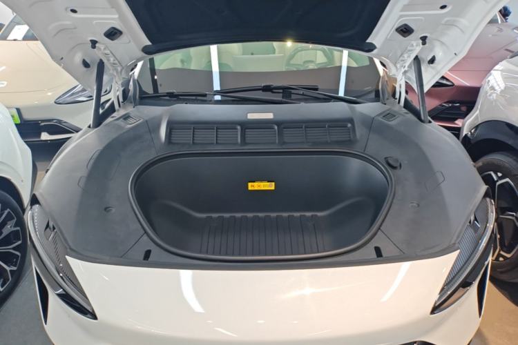 Used Xiaomi Auto YU7 2025 Ultra-Long Range High-Performance All-Wheel-Drive Max Edition Engine Bay