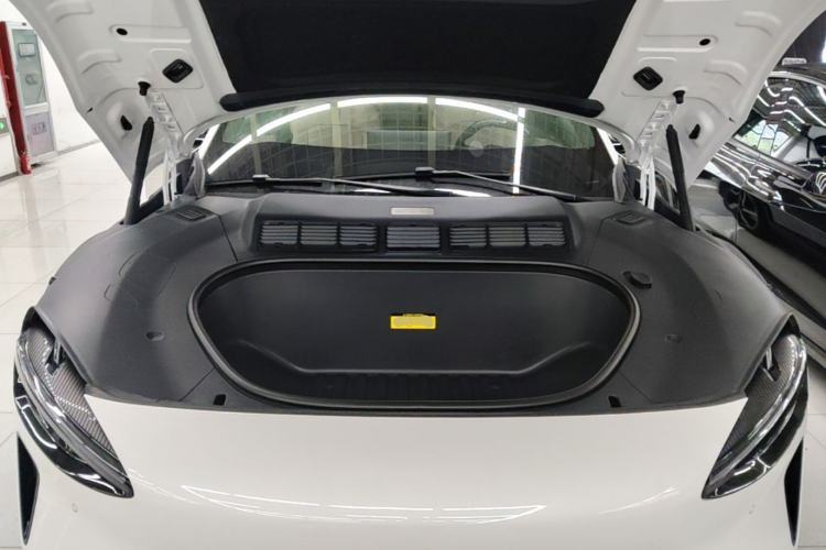 Used Xiaomi Auto YU7 2025 Ultra-Long Range High-Performance All-Wheel-Drive Max Edition Engine Bay