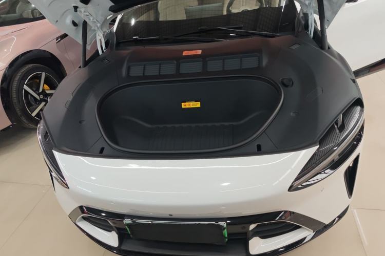 Used Xiaomi Auto YU7 2025 Ultra-Long Range High-Performance All-Wheel-Drive Max Edition Engine Bay