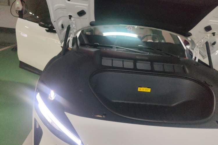 Used Xiaomi Auto YU7 2025 Ultra-Long Range High-Performance All-Wheel-Drive Max Edition Engine Bay Right