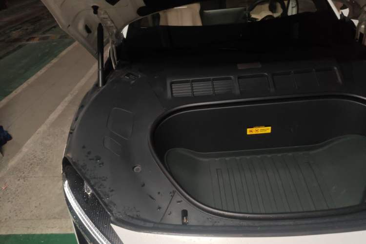 Used Xiaomi Auto YU7 2025 Ultra-Long Range Rear-Wheel Drive Version Engine Bay Right