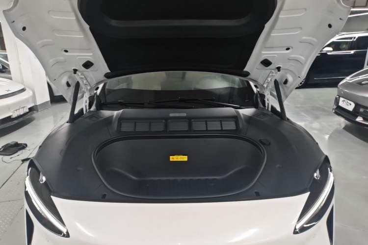 Used Xiaomi Auto YU7 2025 Ultra-Long Range High-Performance All-Wheel-Drive Max Edition Engine Bay