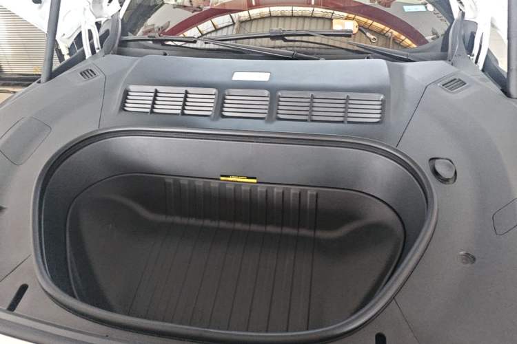 Used Xiaomi Auto YU7 2025 Ultra-Long Range High-Performance All-Wheel-Drive Max Edition Engine Bay