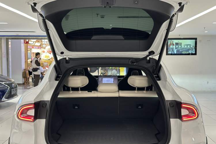 Used Xiaomi Auto YU7 2025 Ultra-Long Range High-Performance All-Wheel-Drive Max Edition Exterior 1