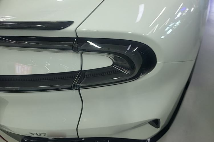 Used Xiaomi Auto YU7 2025 Ultra-Long Range High-Performance All-Wheel-Drive Max Edition Exterior 1
