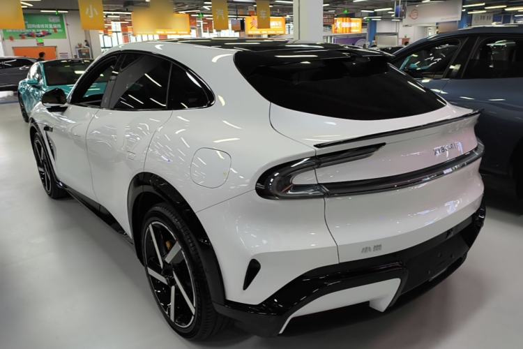 Used Xiaomi Auto YU7 2025 Ultra-Long Range High-Performance All-Wheel-Drive Max Edition Exterior 2