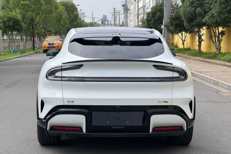 Used Xiaomi Auto YU7 2025 Ultra-Long Range High-Performance All-Wheel-Drive Max Edition Exterior 3