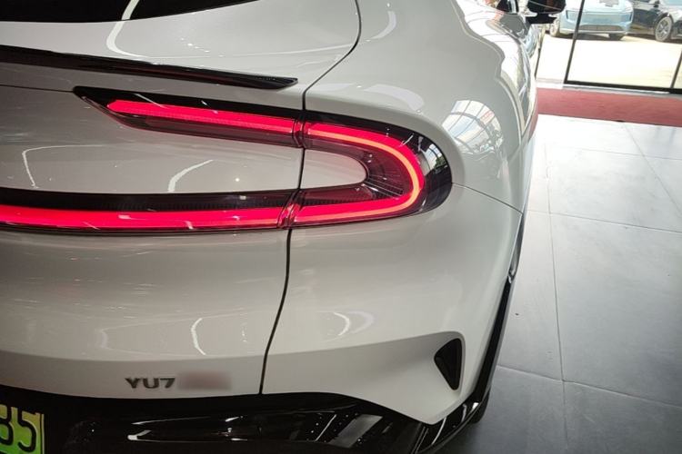 Used Xiaomi Auto YU7 2025 Ultra-Long Range High-Performance All-Wheel-Drive Max Edition Exterior 3