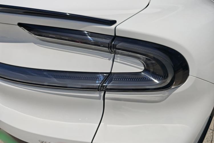 Used Xiaomi Auto YU7 2025 Ultra-Long Range High-Performance All-Wheel-Drive Max Edition Exterior 3