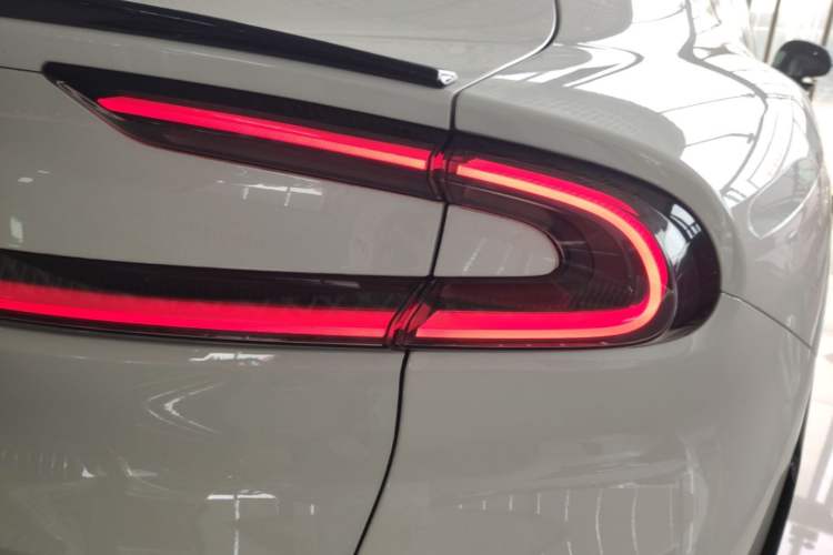 Used Xiaomi Auto YU7 2025 Ultra-Long Range High-Performance All-Wheel-Drive Max Edition Exterior 3