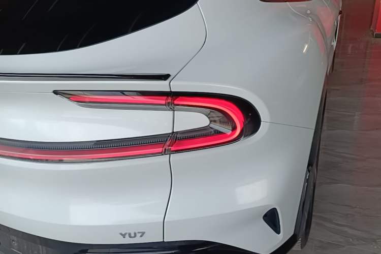 Used Xiaomi Auto YU7 2025 Ultra-Long Range Rear-Wheel Drive Version Exterior 3