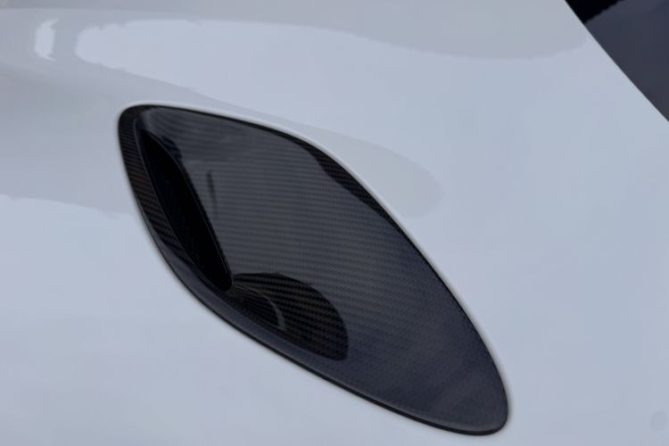 Used Xiaomi Auto YU7 2025 Ultra-Long Range High-Performance All-Wheel-Drive Max Edition Exterior 4