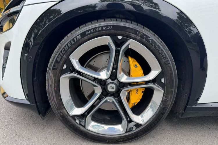 Used Xiaomi Auto YU7 2025 Ultra-Long Range High-Performance All-Wheel-Drive Max Edition Exterior 4
