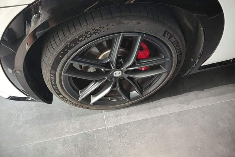 Used Xiaomi Auto YU7 2025 Ultra-Long Range High-Performance All-Wheel-Drive Max Edition Exterior 4