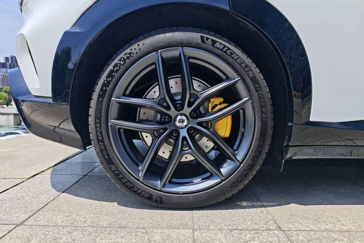 Used Xiaomi Auto YU7 2025 Ultra-Long Range High-Performance All-Wheel-Drive Max Edition Exterior 4