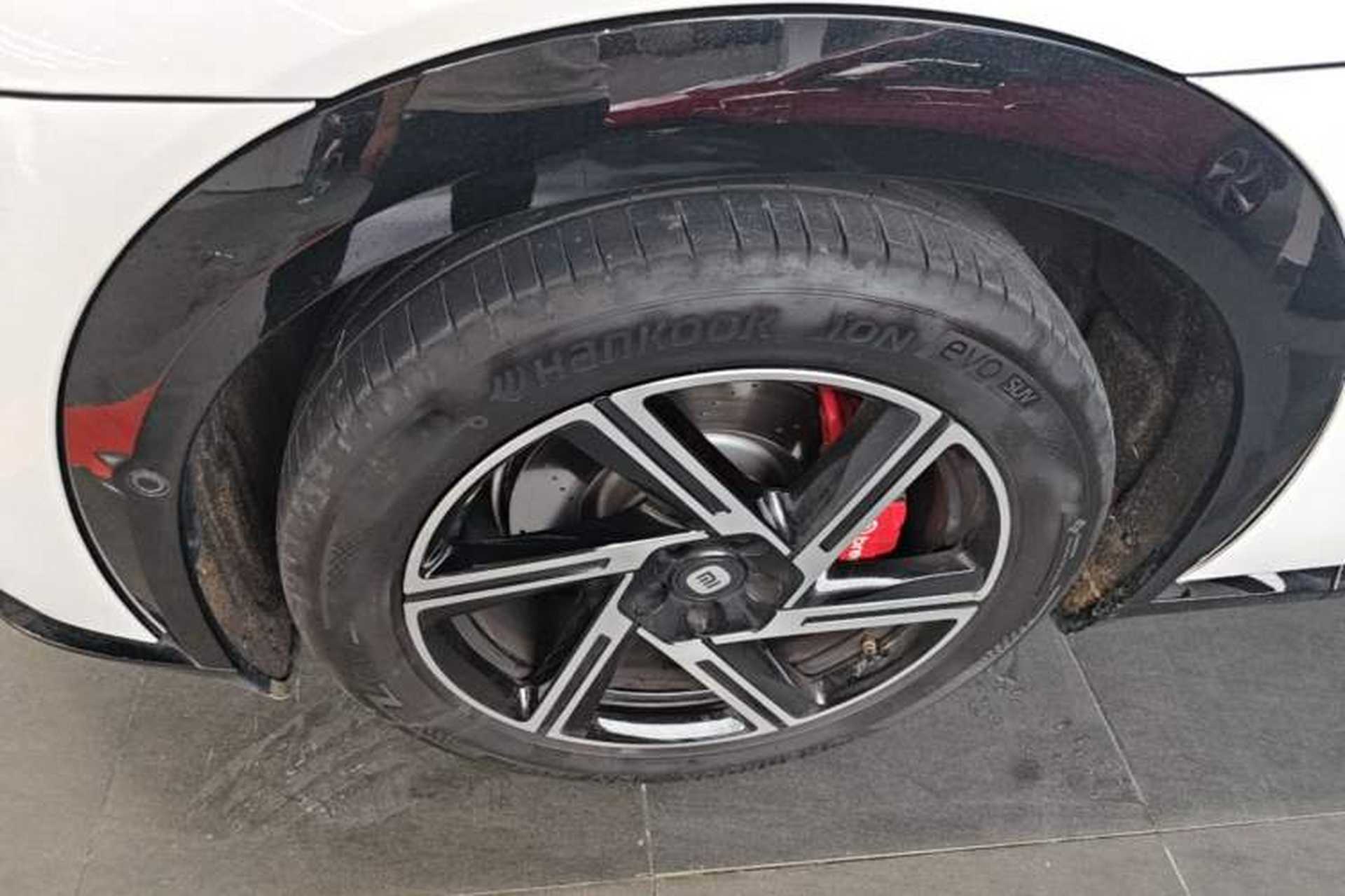 Used Xiaomi Auto YU7 2025 Ultra-Long Range High-Performance All-Wheel-Drive Max Edition Exterior 4