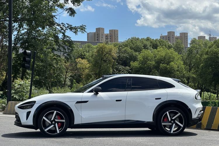Used Xiaomi Auto YU7 2025 Ultra-Long Range High-Performance All-Wheel-Drive Max Edition Exterior 4