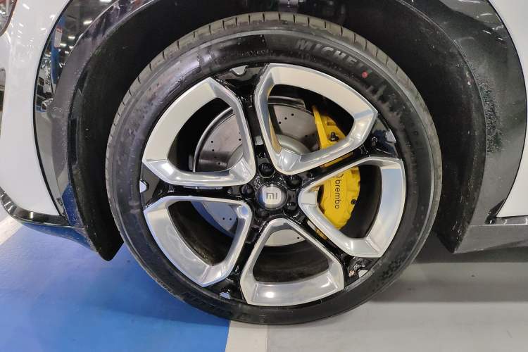 Used Xiaomi Auto YU7 2025 Ultra-Long Range High-Performance All-Wheel-Drive Max Edition Exterior 4