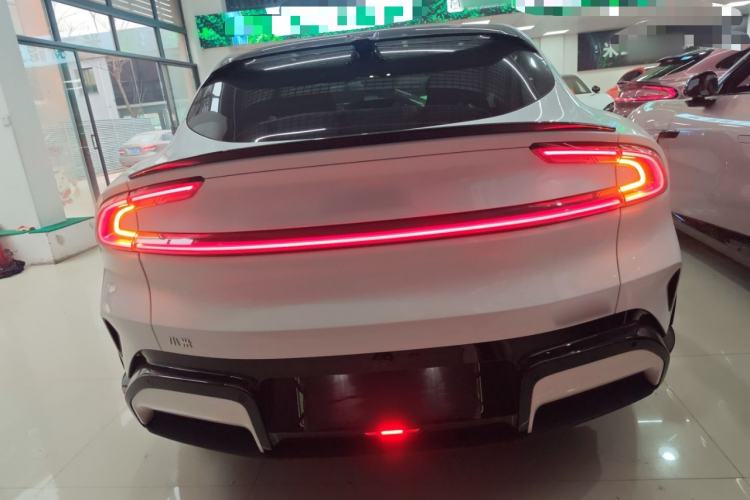 Used Xiaomi Auto YU7 2025 Ultra-Long Range High-Performance All-Wheel-Drive Max Edition Exterior 4
