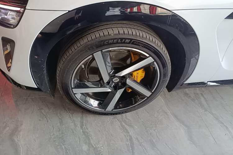 Used Xiaomi Auto YU7 2025 Ultra-Long Range Rear-Wheel Drive Version Exterior 4