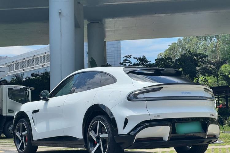 Used Xiaomi Auto YU7 2025 Ultra-Long Range High-Performance All-Wheel-Drive Max Edition Exterior 5
