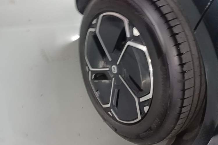 Used Xiaomi Auto YU7 2025 Ultra-Long Range Rear-Wheel Drive Version Exterior 5