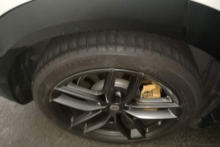Used Xiaomi Auto YU7 2025 Ultra-Long Range High-Performance All-Wheel-Drive Max Edition Exterior 5