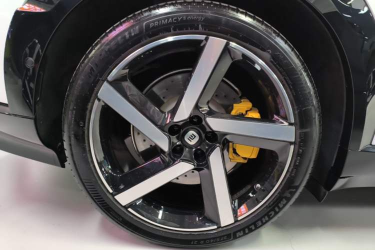 Used Xiaomi Auto YU7 2025 Ultra-Long Range High-Performance All-Wheel-Drive Max Edition Exterior 5
