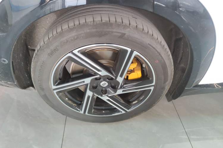 Used Xiaomi Auto YU7 2025 Ultra-Long Range Rear-Wheel Drive Version Exterior 5