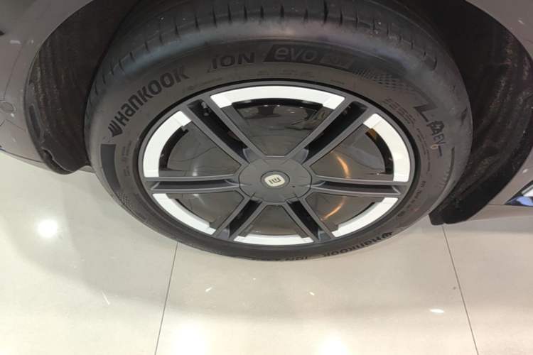 Used Xiaomi Auto YU7 2025 Ultra-Long Range Rear-Wheel Drive Version Exterior 5