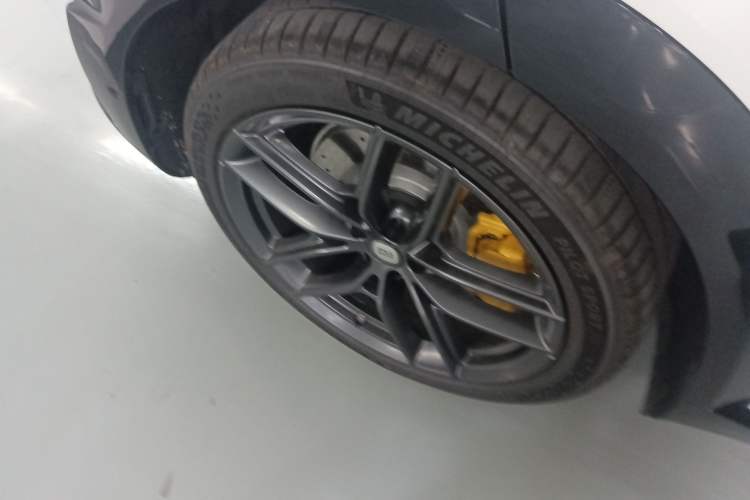 Used Xiaomi Auto YU7 2025 Ultra-Long Range High-Performance All-Wheel-Drive Max Edition Exterior 5