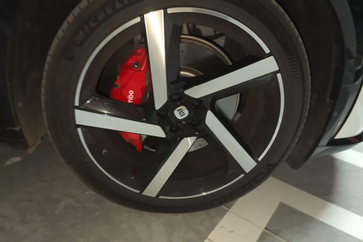 Used Xiaomi Auto YU7 2025 Ultra-Long Range High-Performance All-Wheel-Drive Max Edition Exterior 7