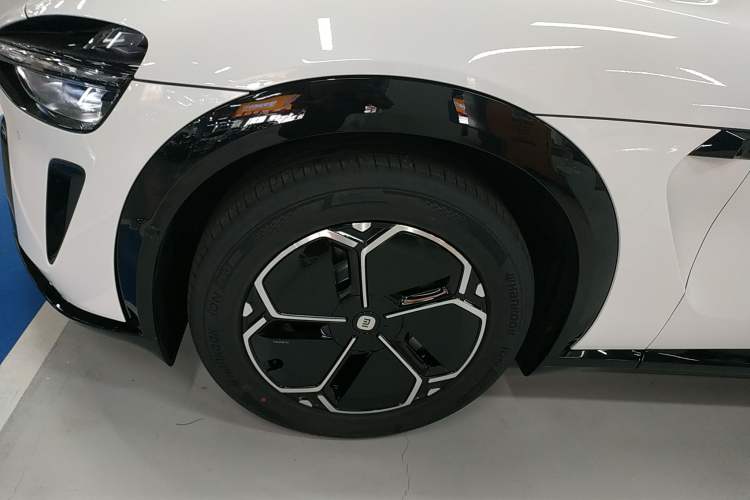 Used Xiaomi Auto YU7 2025 Ultra-Long Range Rear-Wheel Drive Version Exterior 7