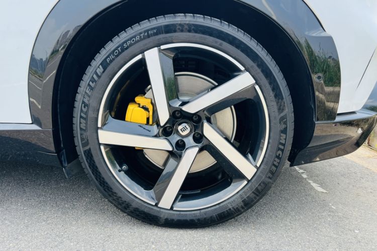 Used Xiaomi Auto YU7 2025 Ultra-Long Range All-Wheel Drive Pro Version Exterior 8