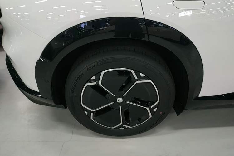 Used Xiaomi Auto YU7 2025 Ultra-Long Range Rear-Wheel Drive Version Exterior 8
